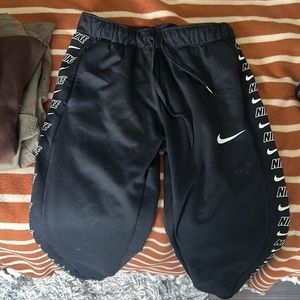 Nike sweatpants inside is fleece